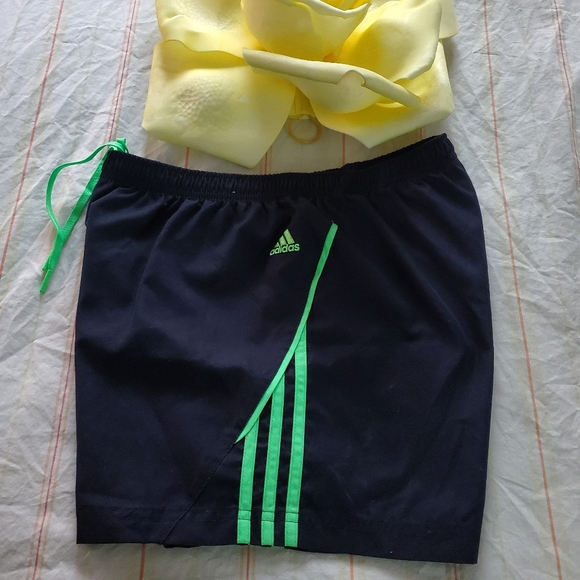 ADIDAS short very beautiful for training or sport - Picture 5 of 5